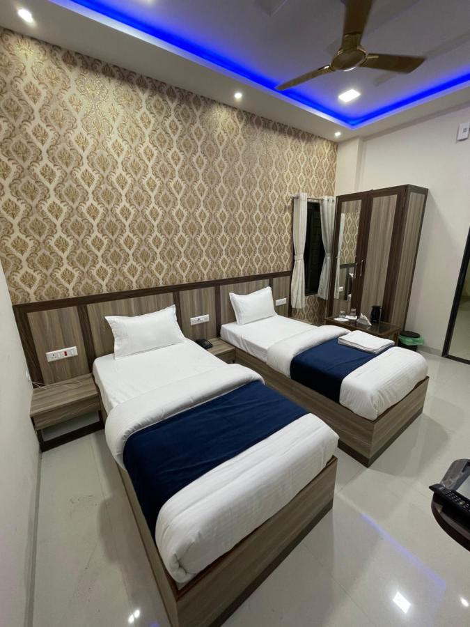 The Royal Palace Hotel Gorakhpur Exterior photo
