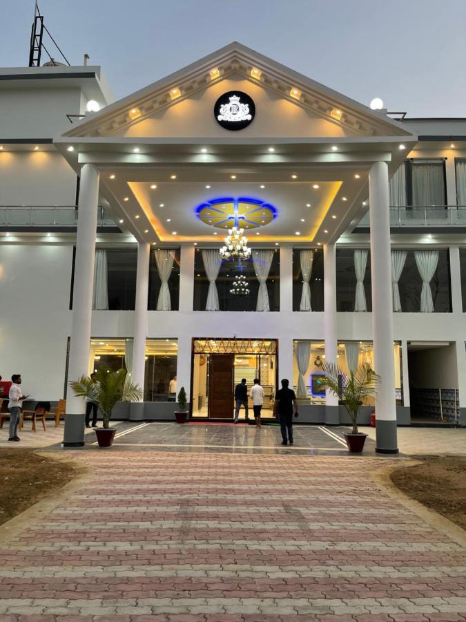 The Royal Palace Hotel Gorakhpur Exterior photo