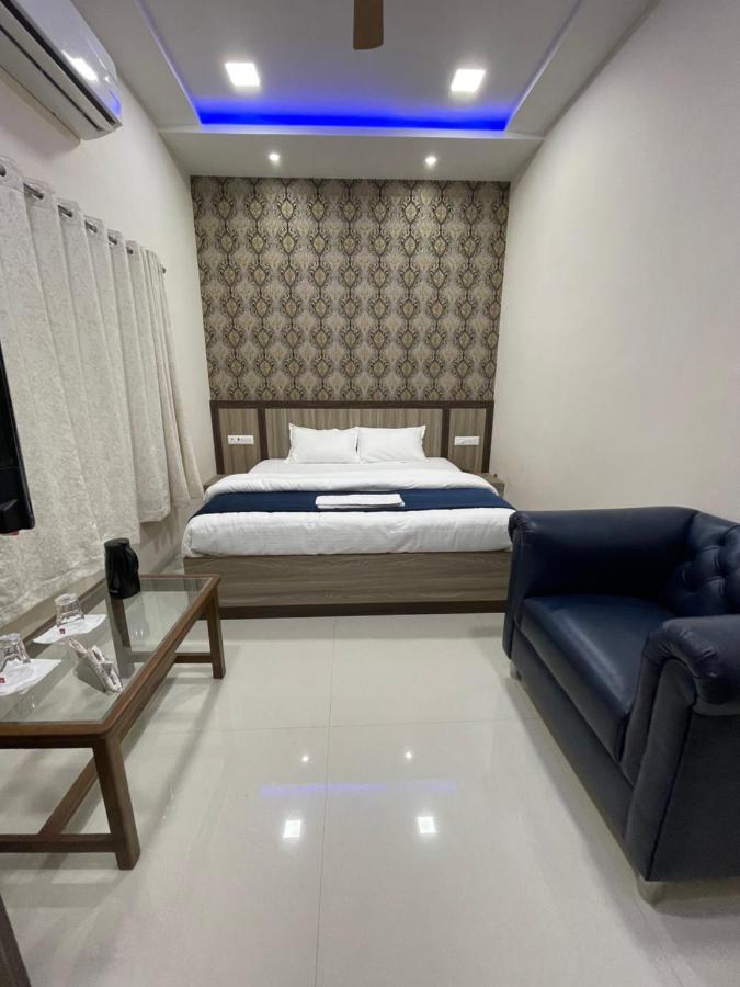 The Royal Palace Hotel Gorakhpur Exterior photo