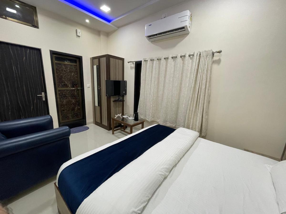 The Royal Palace Hotel Gorakhpur Exterior photo